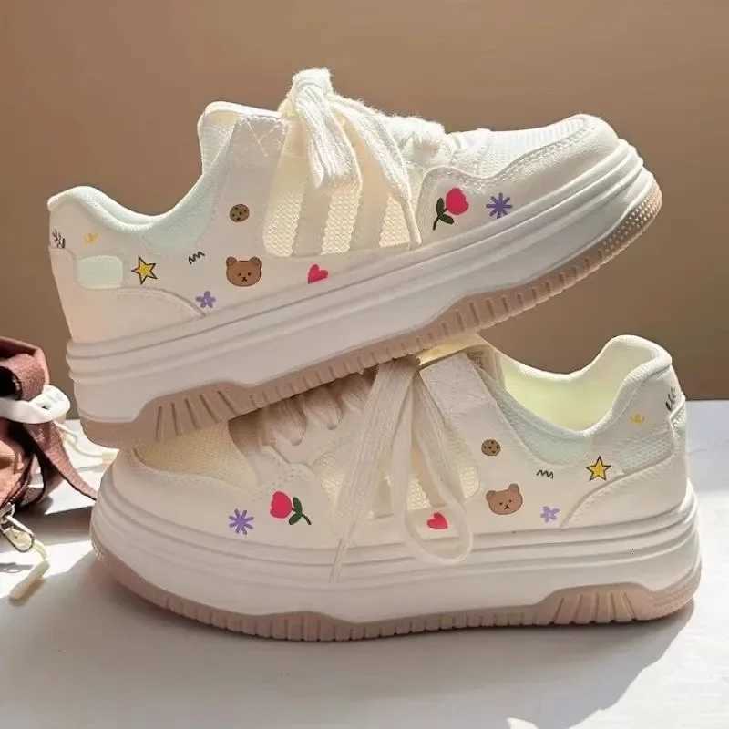 Casual Shoes Cute Cartoon Designer Sneakers Women 2024 Summer Breathable Mesh Women's Vulcanized Shoes Casual Fashion Student Platform Shoes H2