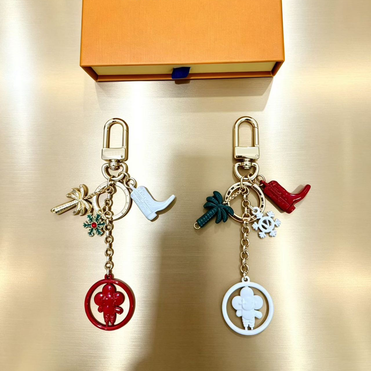 Designer Multi Charms Keychain Cartoon Figure Palm Tree Boot Snowflake Pendant Cute Bag Accessory Gift for Women Daily Use