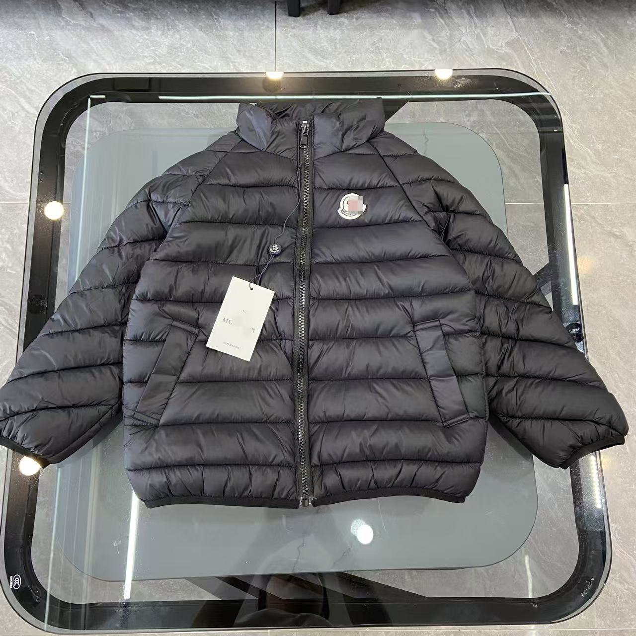 Kids clothes kid coat designer minimalist solid color style winter down warm M embroidered badges hooded lightweight jackets casual coats DHgate