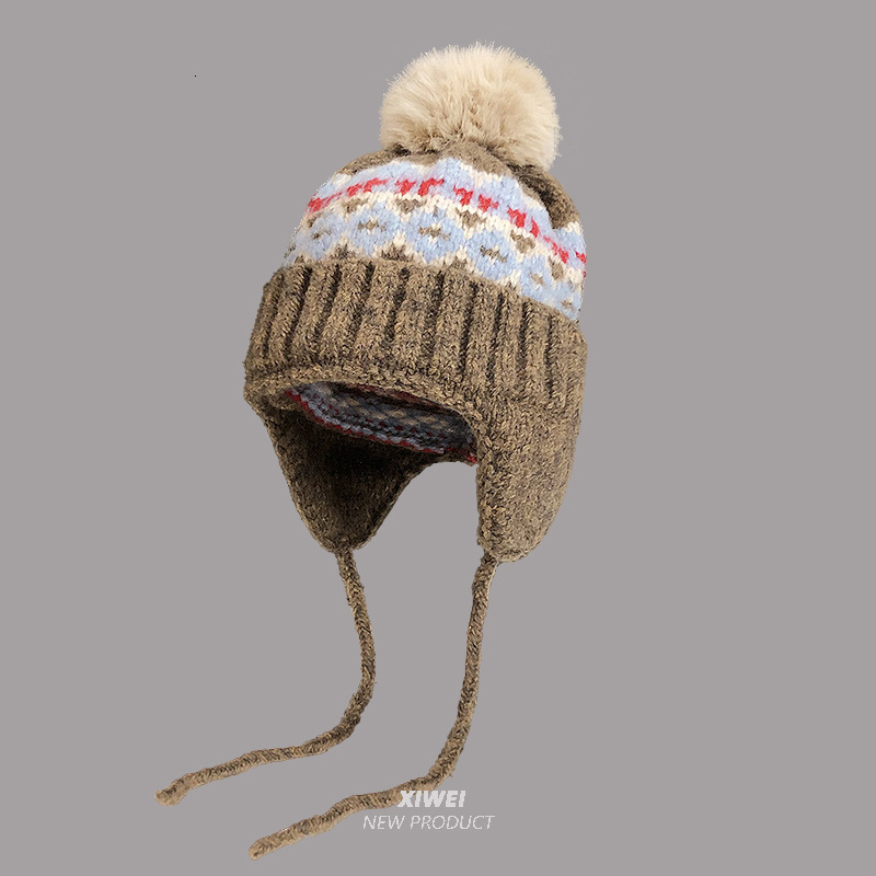 Winter Lei Feng girls, Korean style, sweet and cute, fleece-lined, thickened, with pom-pom ear protection, knitted hat, warm woolen hat for men