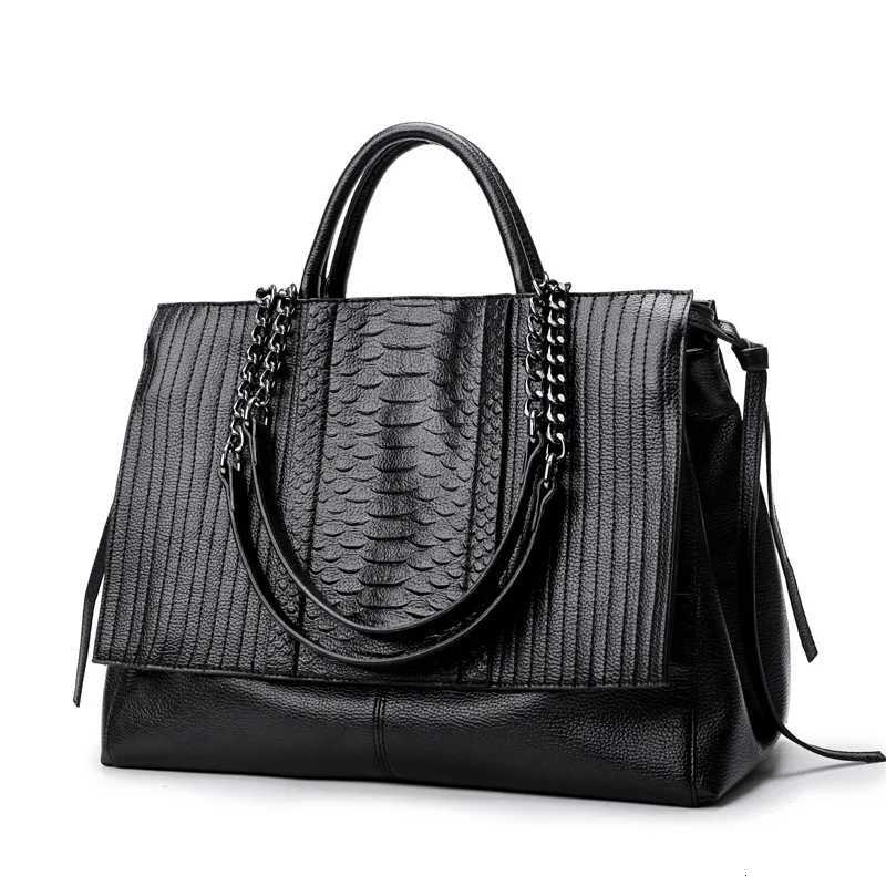 Evening Bags Snake Pattern Splicing Large Capacity Tote Bag Chain Decoration Handbag Commuting Versatile Black Shoulder Crossbody Bag H261016
