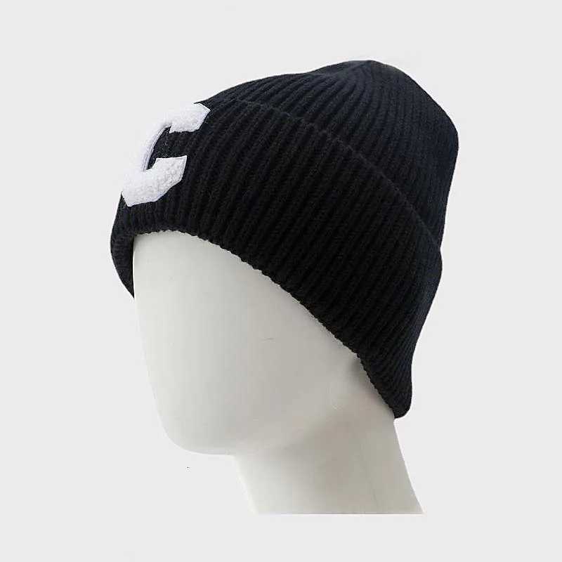 Beanie/Skull Caps Autumn And Winter Outdoor Warm Knitted Caps Men's And Women's Fashionable Solid Color Simple C Letter Beanie HatsT261017