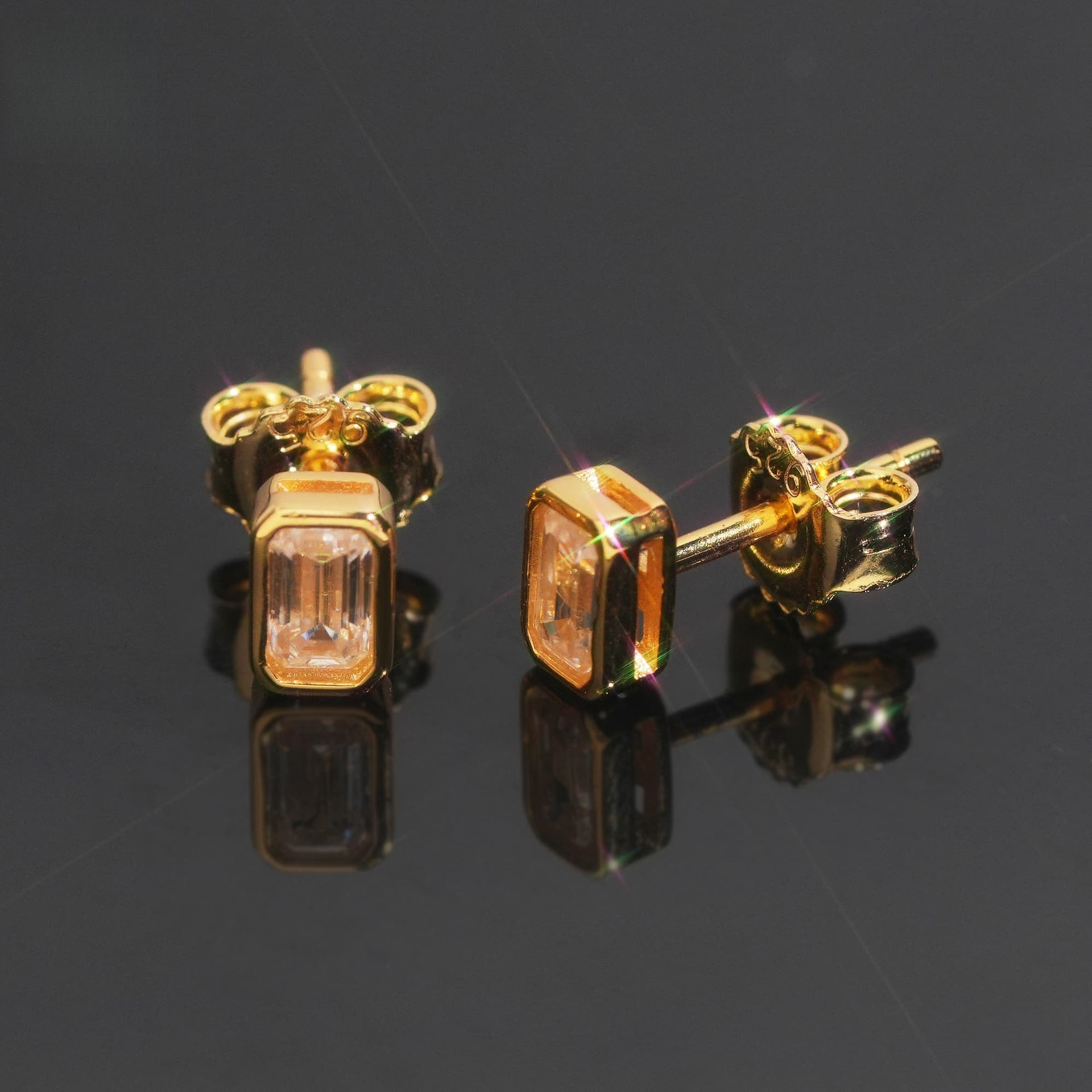 Fashionable OL-style popular S925 silver inlaid with VVSEM3*5 cut moissanite, personalized fashion earrings