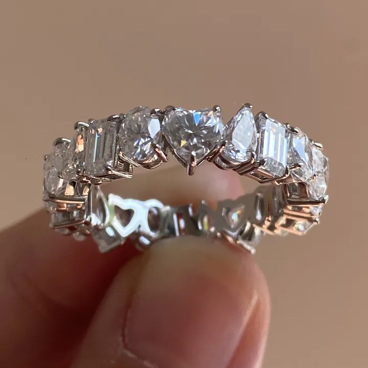 Huitan Japanese Korean Exquisite Dreamy Geometric Heart Rings, Versatile Cubic Zirconia Jewelry, Fashionable And Elegant Design