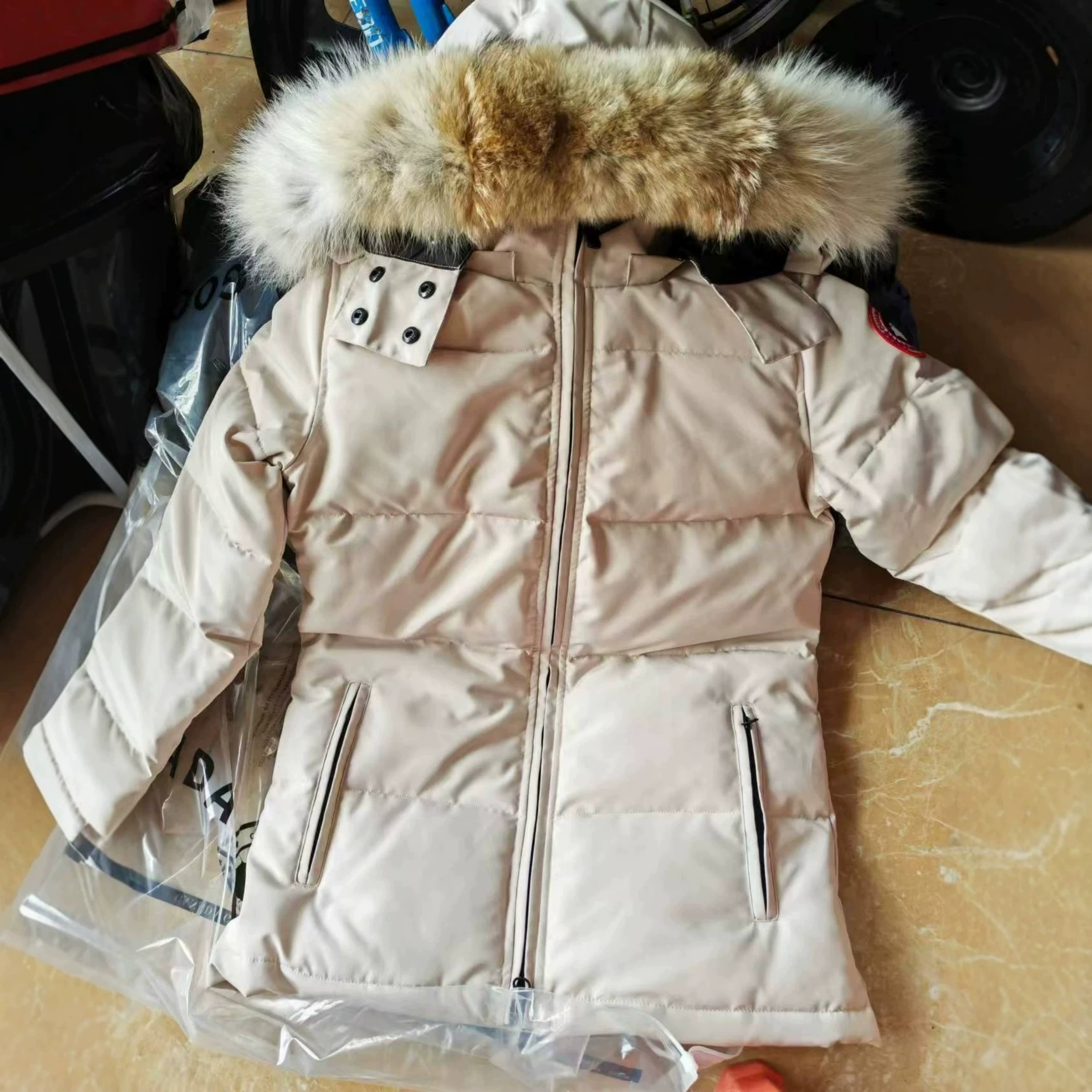 26ssWomen Jacket White Down Jackets Down Puffer Jacket Outerwear Coat Women's winter warm fur coat Women Winter Fluffy Jacket Thick Warm Furry