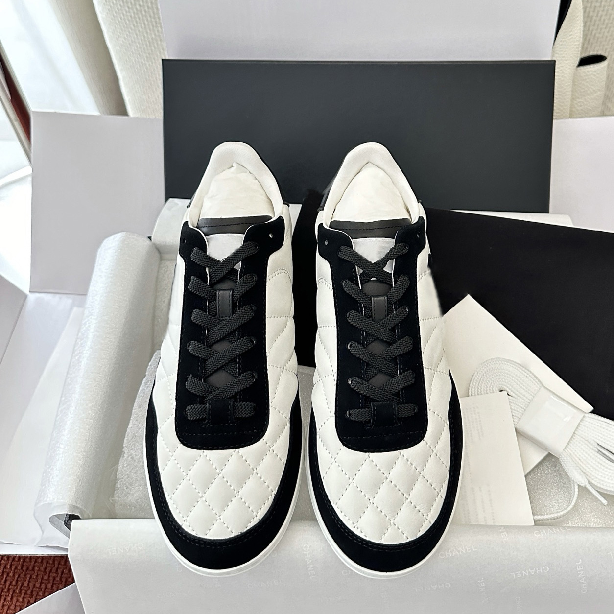 26SS New Arrival Color Block Quilted Sneakers For Women Calfskin & Suede Leather Upper Leather Lining Logo Rubber Sole Lace Up Casual Walking Street
