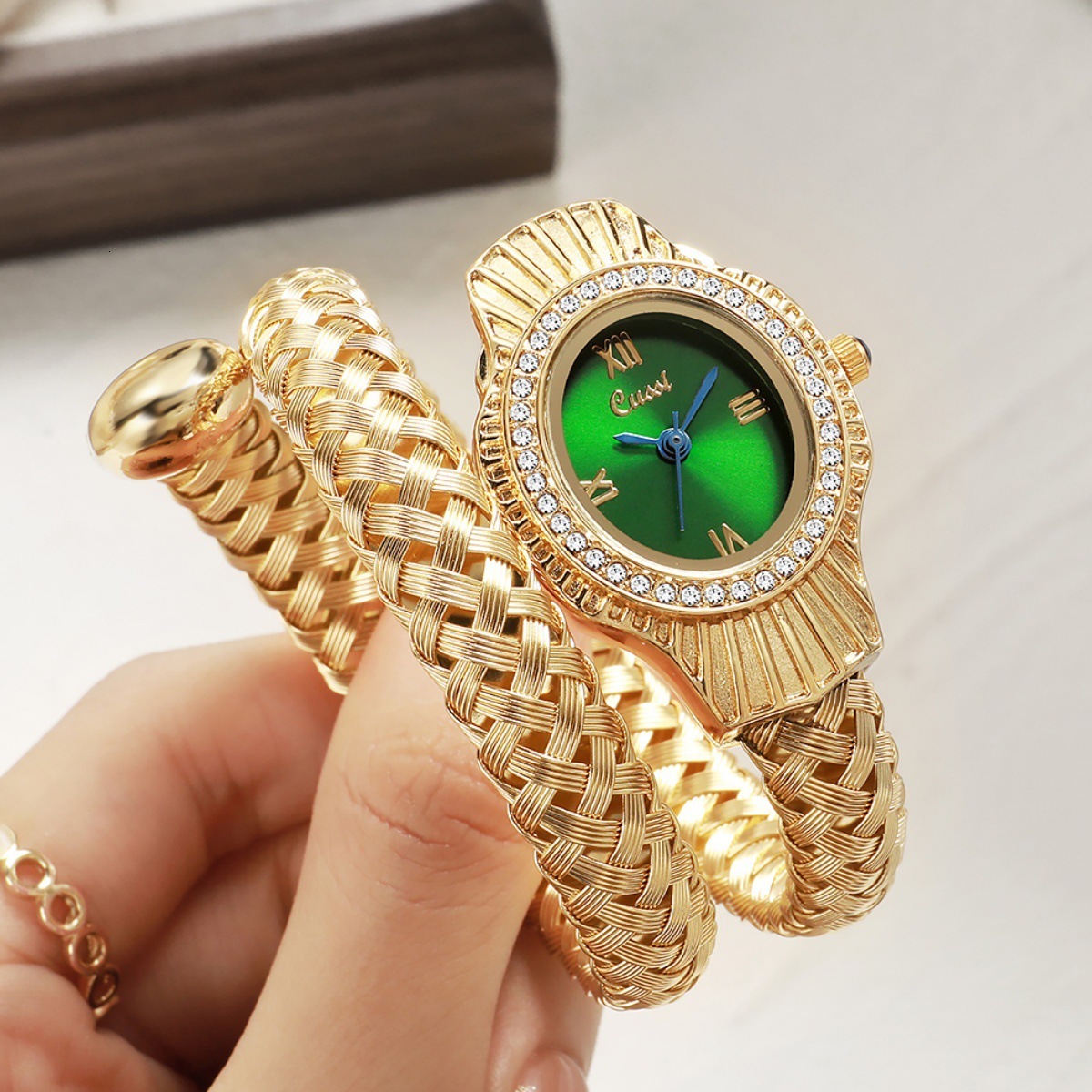 New Women Quartz Watch Gold Snake Woven Bracelet Crystal Bezel Green Dial Luxury Fashion Ladies Wristwatch Gift