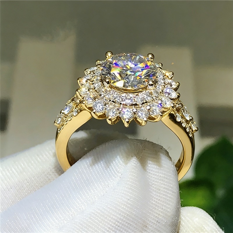 Huitan Cross-Border Bestselling Accessories: European American Luxury Women's Wedding Rings, Copper Rings Plated With White Gold And Zirconia,