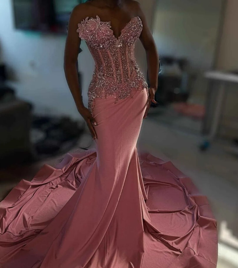 Elegant Dusty Pink Mermaid Prom Dresses For African Girls Beaded Floral Appliques Corset Backless Ruffled Train Long Evening Party Gowns Women Gala