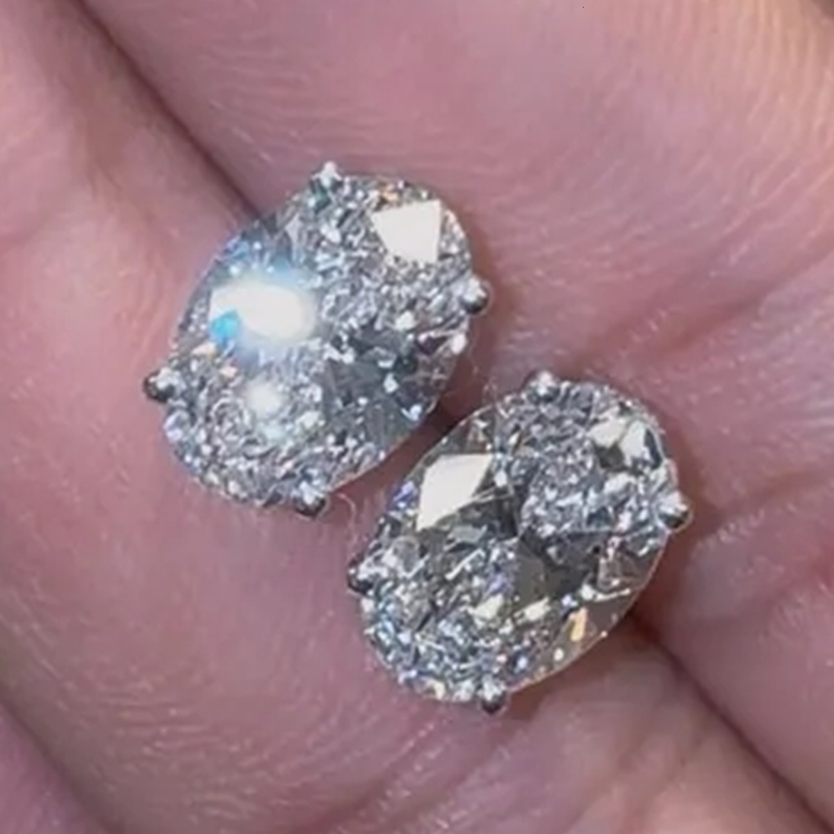 Custom Oval Prong Lab Grown Diamond Stud Earrings in 14K Gold with IGI and 1.5ct VS1 Options for Wedding Gifts