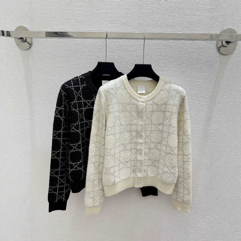 Womens Sweaters Designer women designer clothes wool cardigan new autumn winter style round neck long sleeved sweaterknit versatile