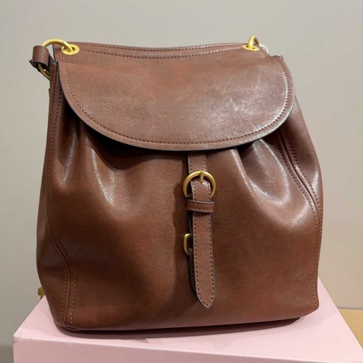 Designer Womens Leather Backpack Soft Flap Front Buckle Strap Casual Travel Rucksack Luxury Shoulder Purse