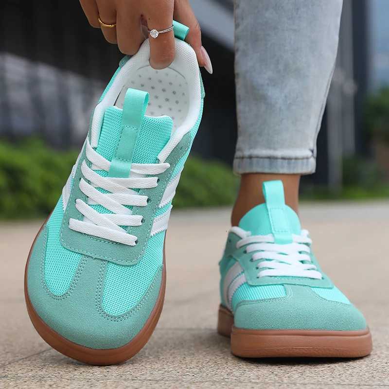 Casual Shoes Lightweight Comfortable Sneakers for Women Fashion Striped Lace Up Sports Shoes Woman Casual Breathable Green Sneakers Plus Size H26101
