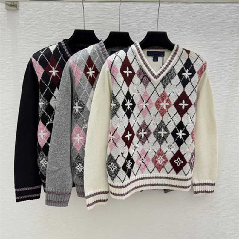 Women's Sweaters Designer High-quality 26 Autumn New Collection: Color-blocked, Embroidered, Diamond-patterned, Round-neck Sweater JXG2