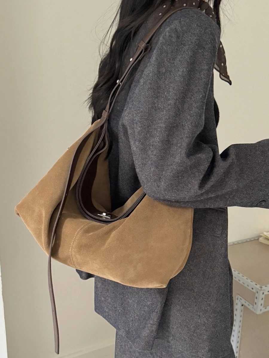 Designer Bag Totes 2026 Wen Suede Fem Frosted Cowhide Leather Armpit Shoder Bag Lady Handbag Trendy Crossbody Messenger J261016