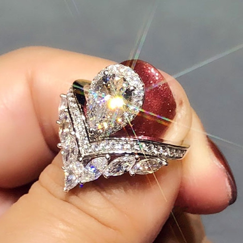 Huitan Amazon New Crown Water Drop Pear-Shaped Ring, Copper Plated With White Gold, Zircon Horse Eye Engagement Ring For Women