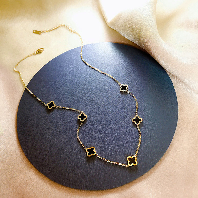 Titanium Steel 18K Gold Four-Leaf Clover Necklace For Women Simple Collarbone Chain Fashionable Elegant Korean Versatile Mori Style Accessories