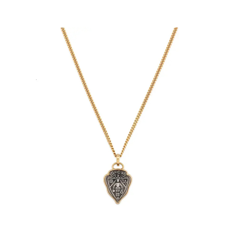 jewellery designer for women s embossed badge necklace vintage gold pendant jewelry trendy stylish for men and women couples gg Necklace