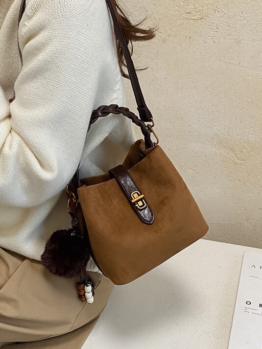 Cross-border foreign trade new handbag, fashionable stylish bucket women, with unique design, suitable for commuting, and can be carried as a should