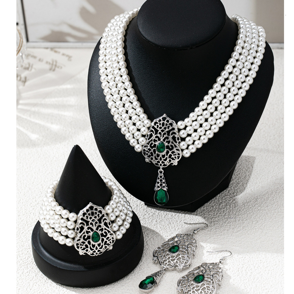 Light Luxury Elite Jewelry Set Y2K Vintage Jewelry Set High-End Women's Pearl Inlaid Gemstone Necklace Elegant Vintage Luxury Jewelry Set