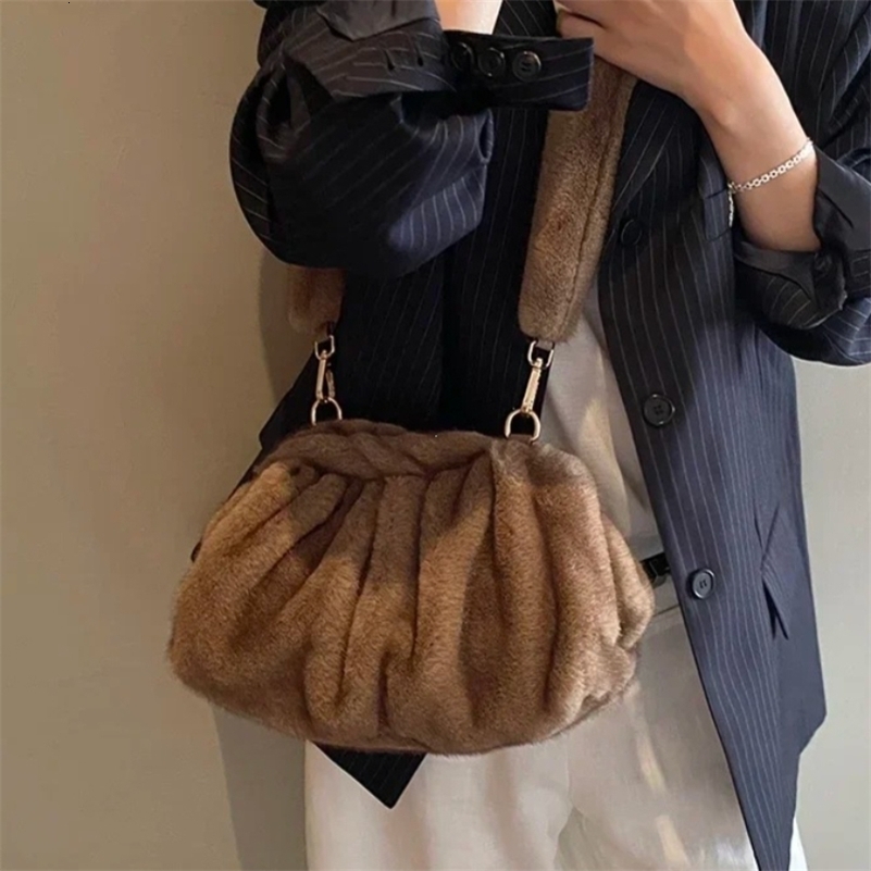 Fashionable Wrinkled Cloud Bag Soft Faux Fur Small Shoulder Bags for Women 2026 Winter Trend Korean Plush Handbags Crossbody Bag260929wwww