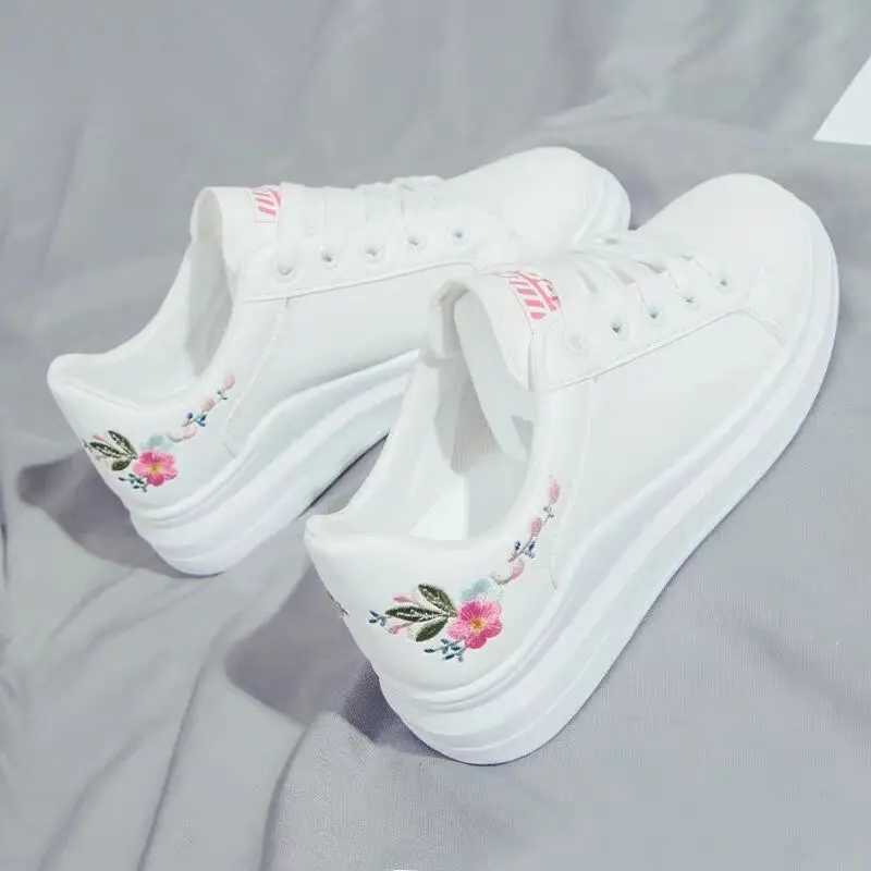 Casual Shoes Shoes 2025 Women Running Spring Autumn Fashion White Breathable Embroidered Flower Lace-Up Casual Sneakers Zapatos De Mujer H261016