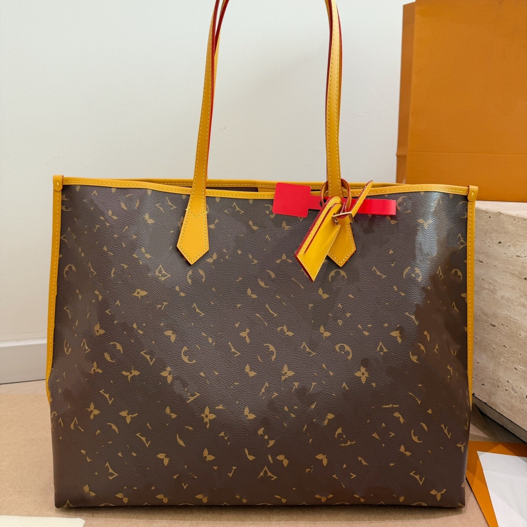 26SS Mens Womens Luxury Designers Totes Bags Classics Monogram Leather Handbag Shoulder Bag Large Capacity Commute Bag Shopping Bag Short-distance T