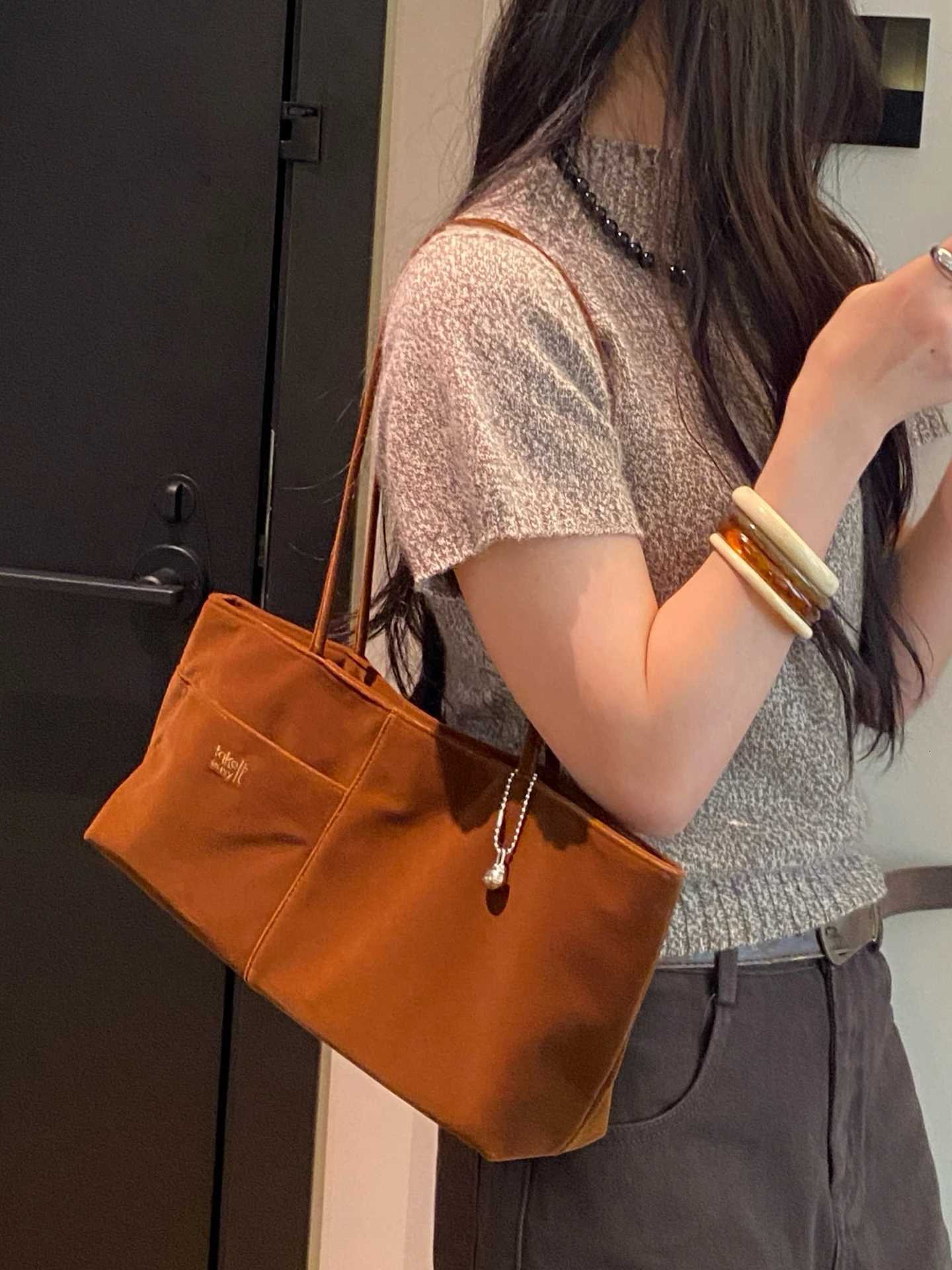 Shoulder Bags Velvet Hobo Bag Casual Commuter Versatile Trendy Underarm Small Square Bag with Pendant Single Shoulder Handbag for All Ages H261016