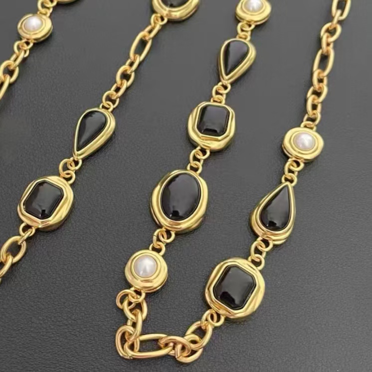New Women Fashion Luxury Charms Necklace Set Yellow Gold Plated Letter Chain Necklace Bracelet for Girls Women Nice Gift for Party Wedding
