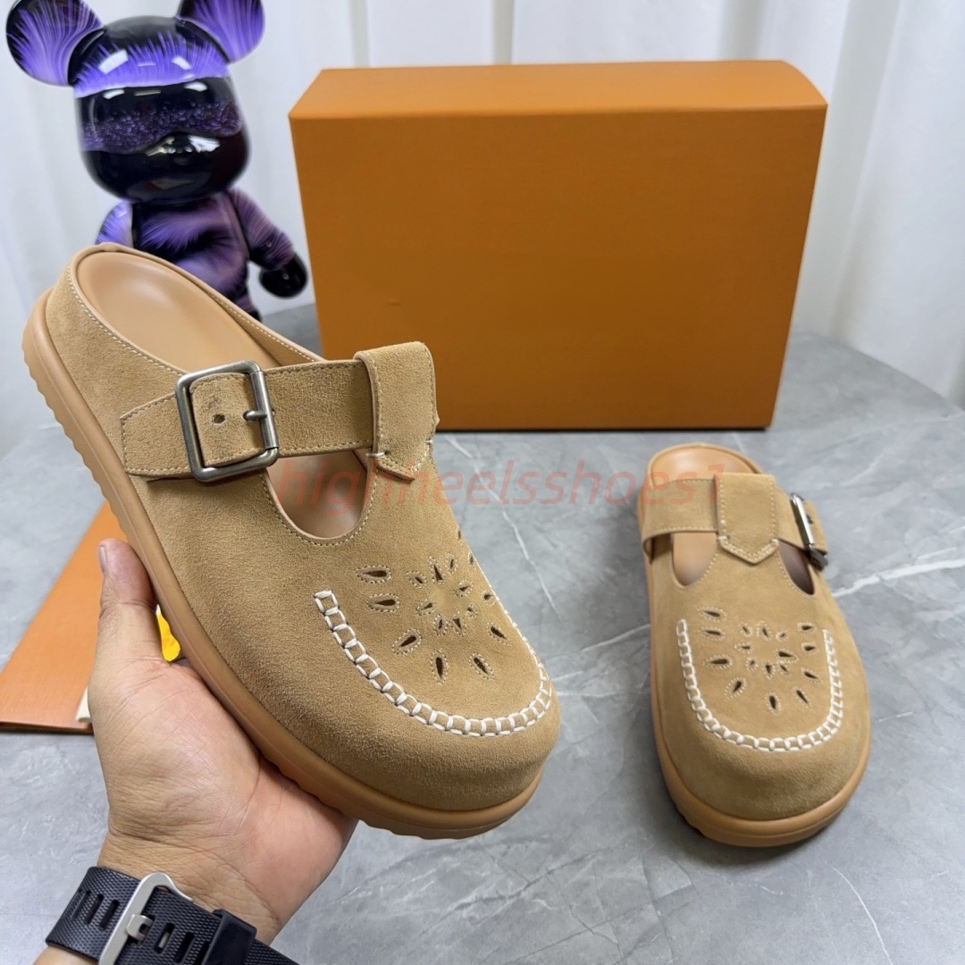 Luxury Designer Boston Clogs Men Leather Mules Suede Slipper Hollow Out Buckle Strap Sandals Metal V Hardware Slides Outdoor Flat Shoes Size 38-46