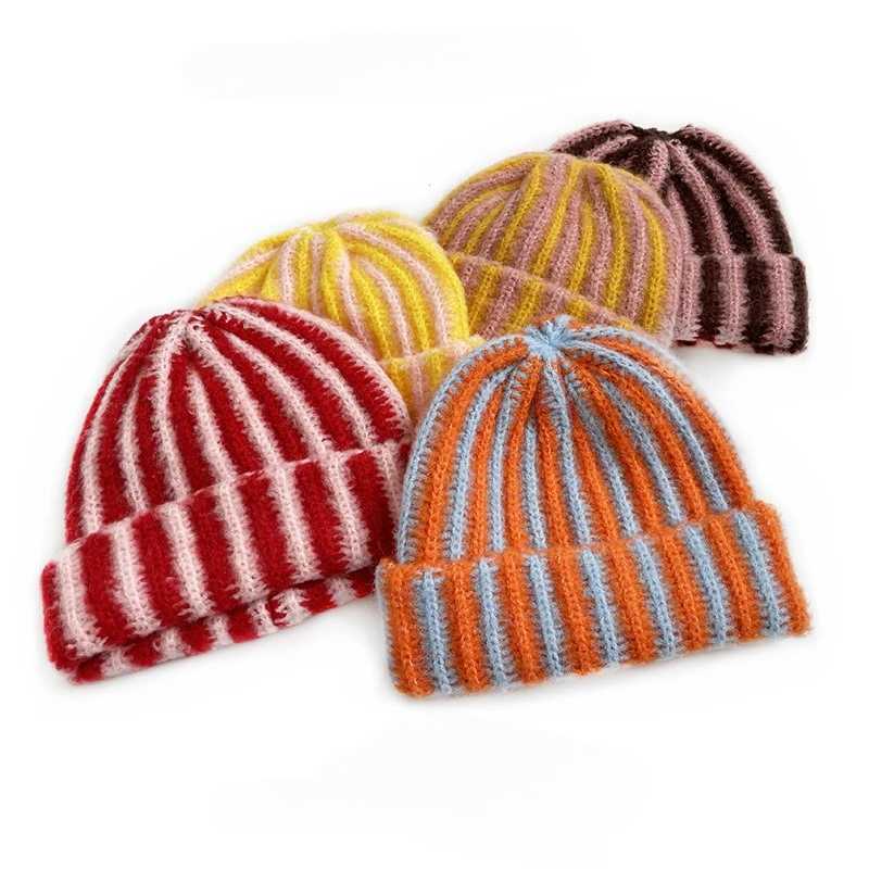 Korea 2025 Autumn and Winter New Korean Feather Yarn Striped Wool Beanie Cap Women Showing Fa Small Cold Knitted Cold Hat Men S2610173SWT