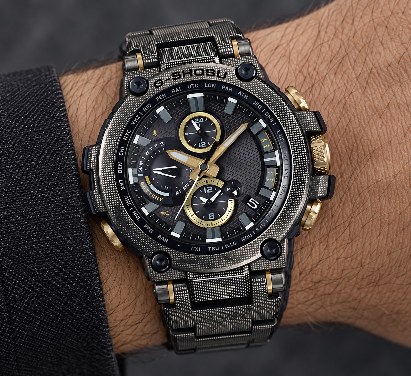 Iced Out Watch Men's Sports Quartz Watch, Stainless Steel Dial, Full-Featured, World Time, Folding Clasp, Oak Series Q2