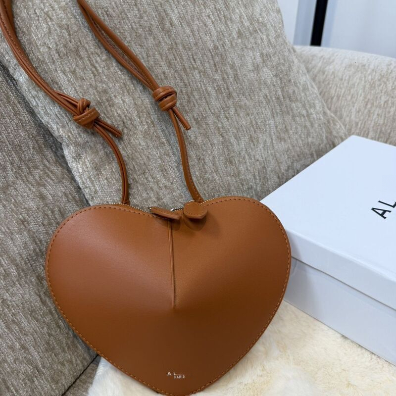 Alia Heart Bag Shoulder Handbags Designer Bag Luxury Cute Heart Shape Crossbody Mini Love Purse Zipper Small Gift Handbag Alaiia Valentines Day Casu