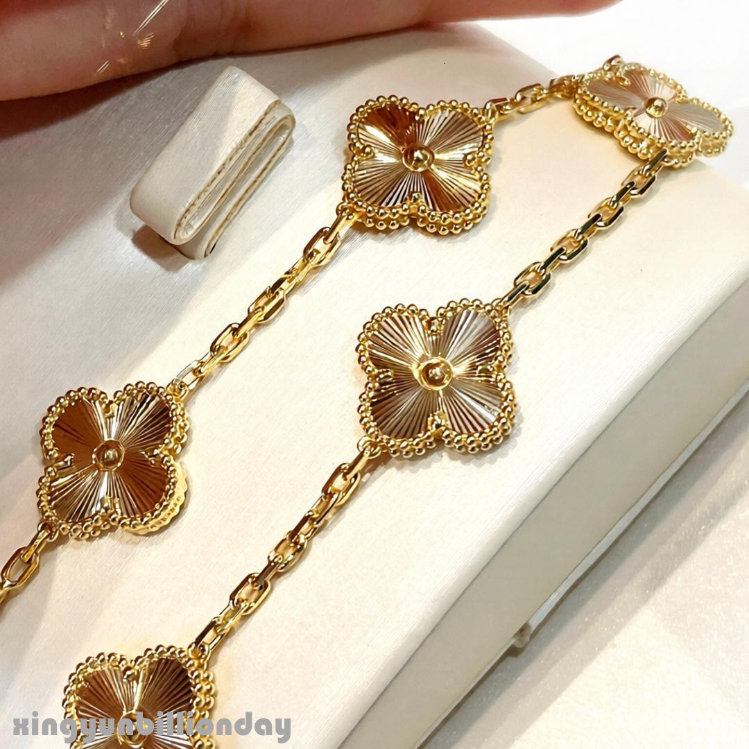 Designer Jewelry vca bracelet Four-Leaf Clover Laser-Plated Gold Stylish Unique Bracelet Suitable Gift For Women Men vanly cliff bracelet