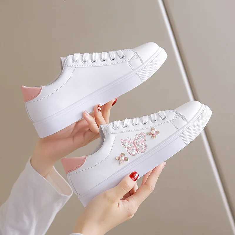 Casual Shoes New Women's Sneakers Butterfly Embroidered Flats Women's Outdoor Running Vulcanized Shoes Breathable Women's Shoes Zapat