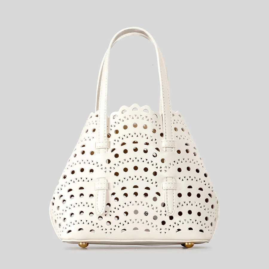 Evening Bags Totes High End Hollowed Out Women Bag French Casual Tote Basket Handbag Vacation Style Versatile Shoulder Crossbody Bag With Purse H261
