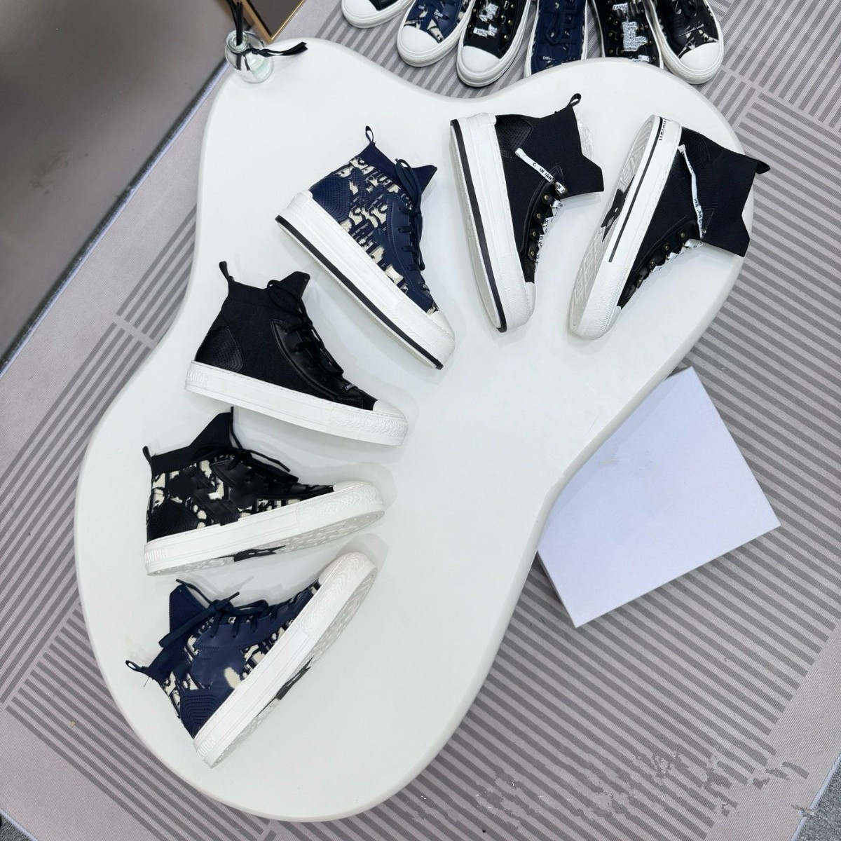 Fashion high-top canvas women's shoes with thick sole embroidered design comfortable and breathable casual sneakers