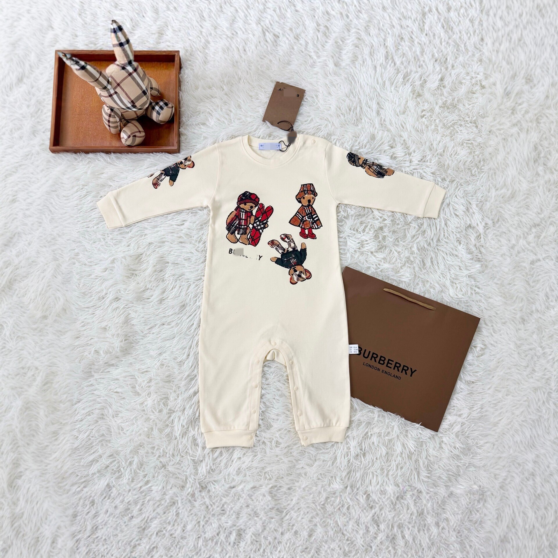 British style baby bear print jumpsuit for men and women with round neck and long sleeves, soft and versatile, suitable for outdoor wear and climbin