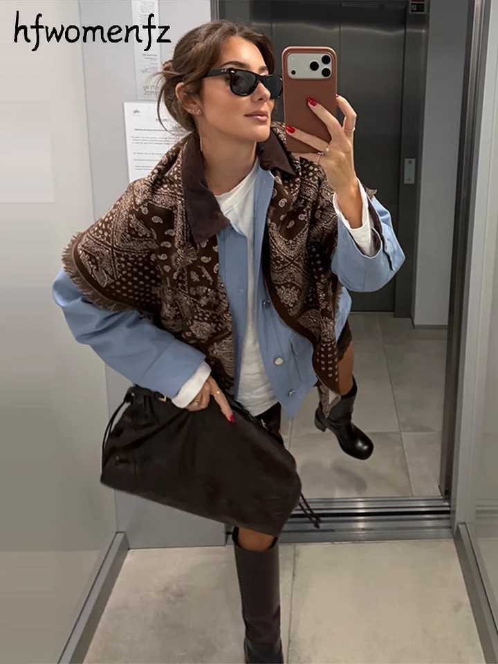 Elegant Women's Knit Jacquard Tassels Triangle Scarves Vintage All-match Female Bandana 2026 Autumn Winter Lady Chic Accessories S261017S72F