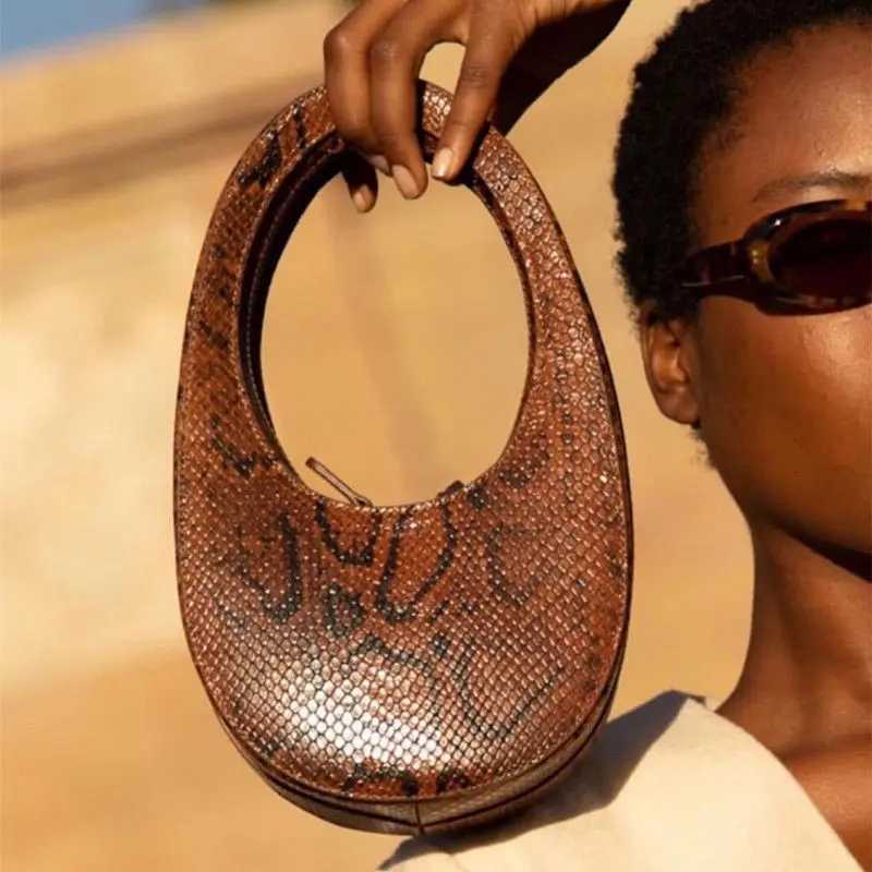 Evening Bags Totes Sexy Women's Crescent Bag Oval Snake Pattern High Sense Designer Handbag Personalized Fashion Women's Shoulder Bag H261