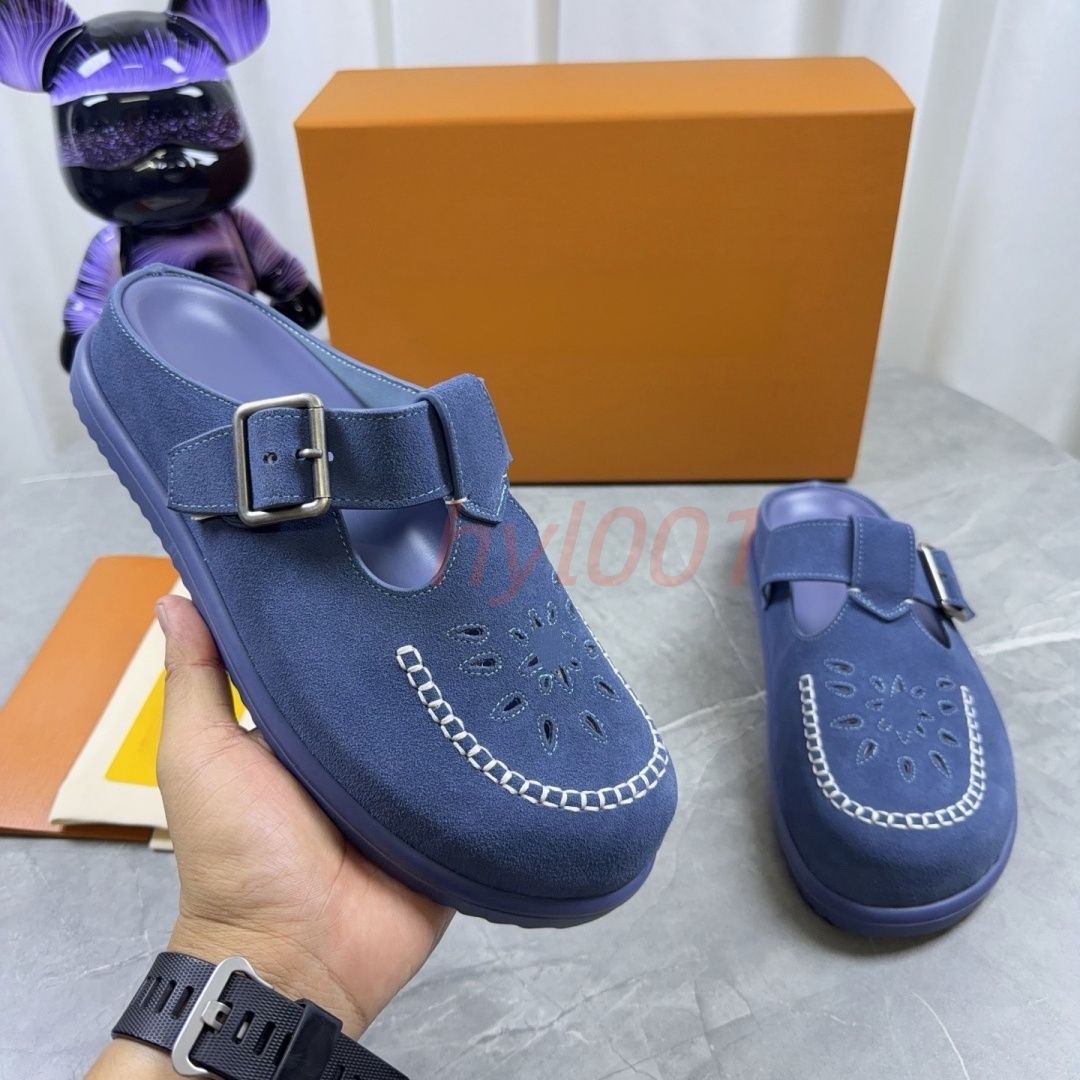 Luxury Designer Boston Clogs Men Leather Mules Suede Slipper Hollow Out Buckle Strap Sandals Metal V Hardware Slides Outdoor Flat Shoes Size 38-46