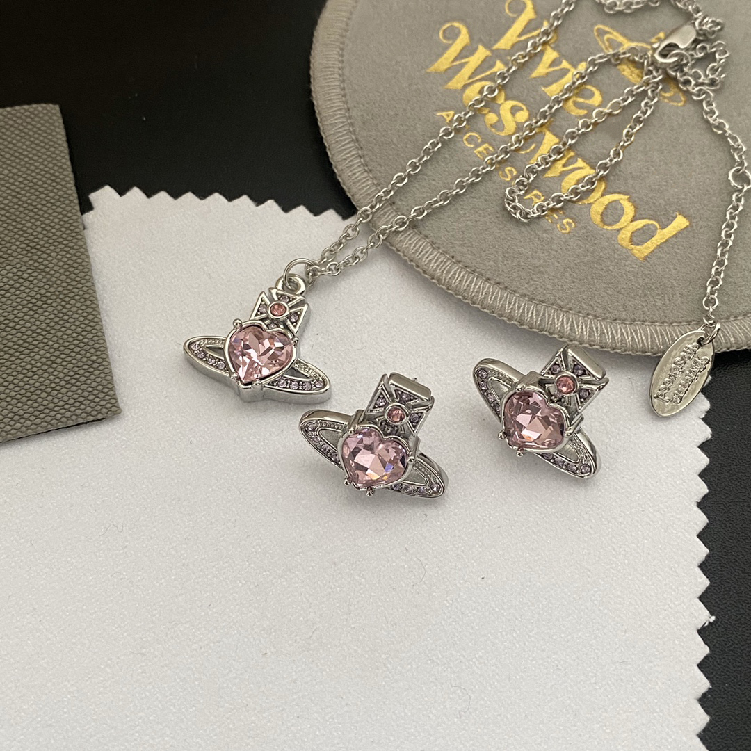 Designer Enamel Hollow Heart Shaped Earrings A Light Luxury Fashion Gift Suitable For Womens Dating And Travel Paired With Jewelry