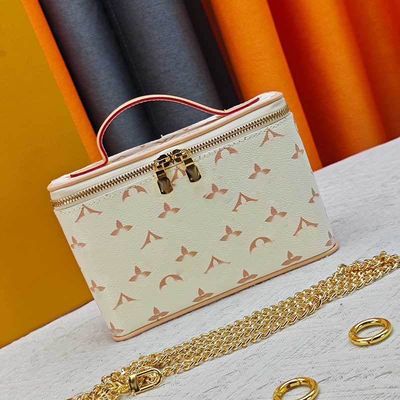 M2A284 Cosmetic Bags & Cases Women Luxurys Designers Bags Totes Handbag Wallets Purse pouch Travel Bag 19cm
