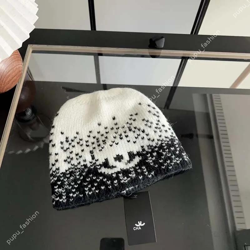 Women Winter Knitted Beanie Hat Gradient Color Jacquard Knit Cap Men Bonnet Soft Fluffy Warm Skull Hat Casual Outdoor Beanies Cold Hat