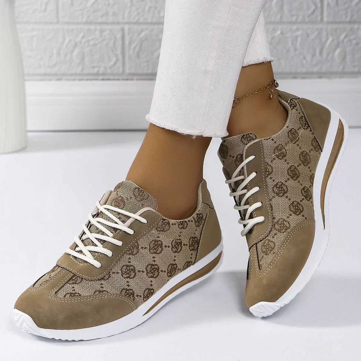 Casual Shoes Spring and Summer Women Designer Mouth Breathable Cross Strap Sneakers Flat Comfortable Casual Walking Sneakers Zapatos De Mujer H26101