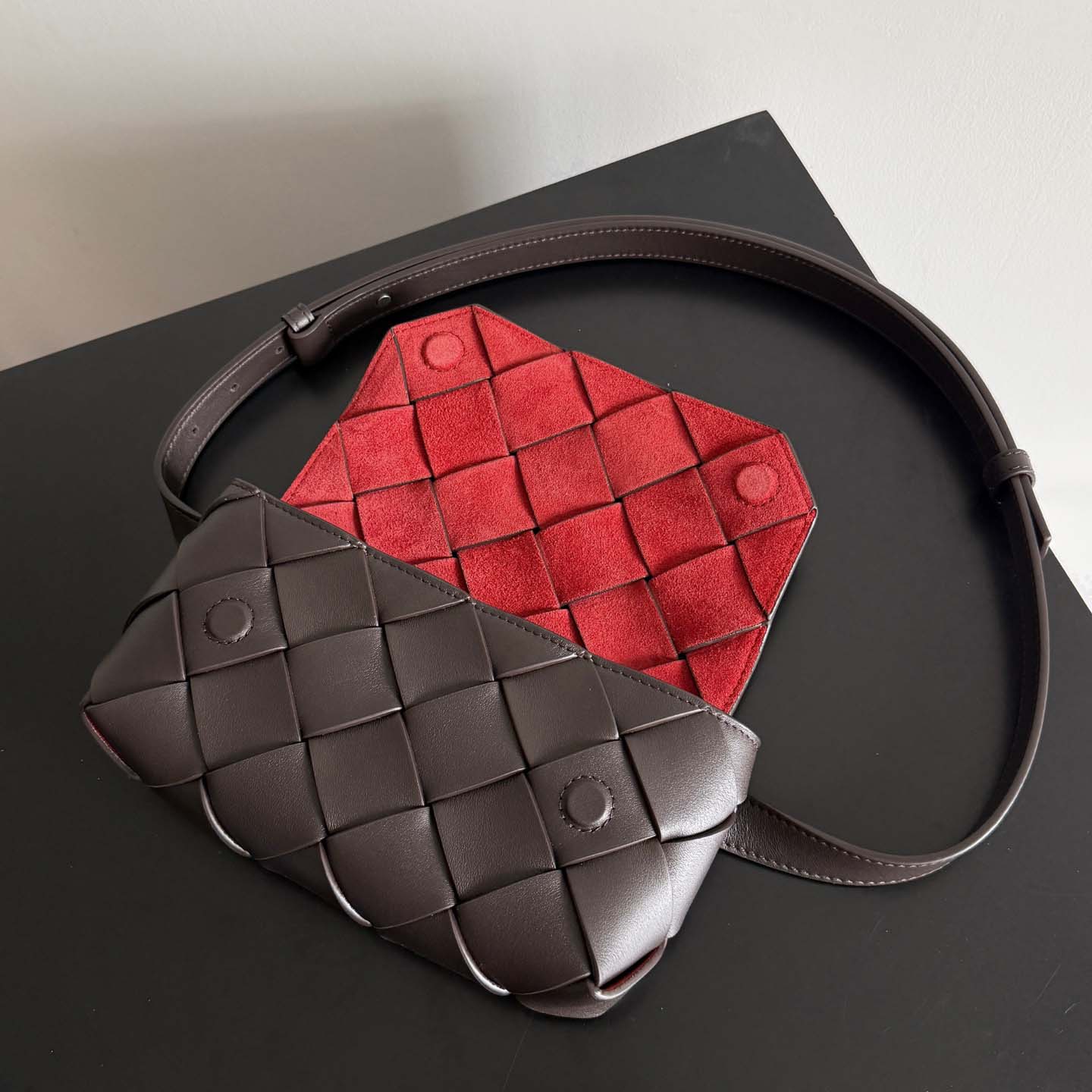 weave designer shoulder bag men casual bag messenger bag top mirror quality small crossbody bag women Large grid waist pack wallet