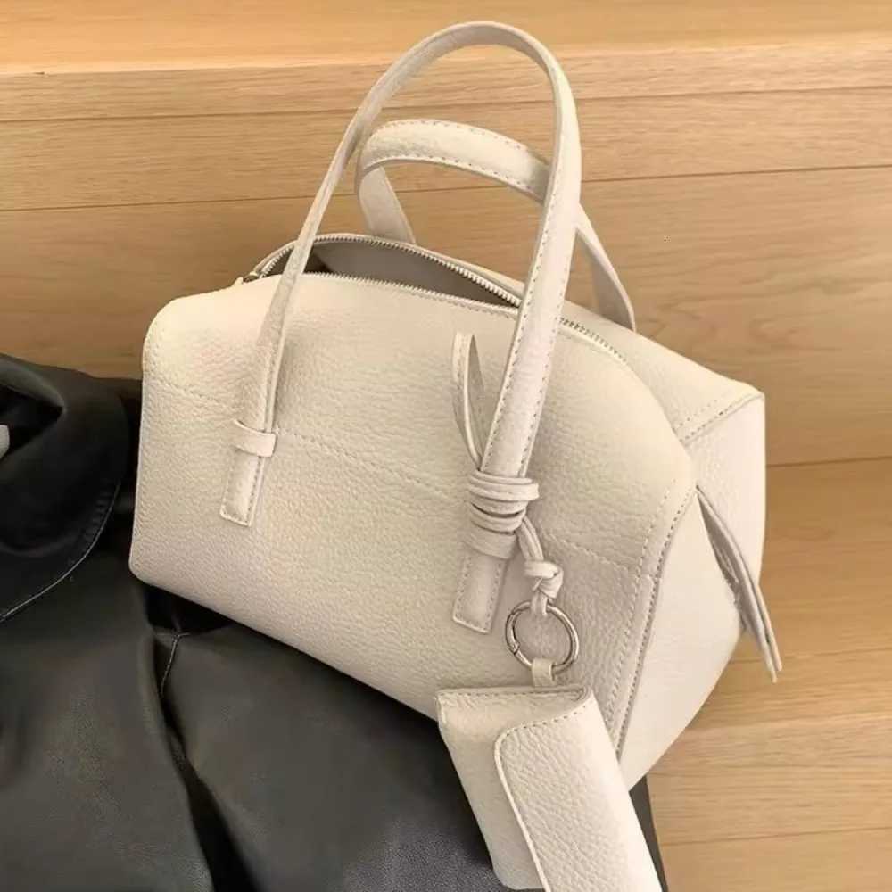 Evening Bags Totes Spring Summer New Minimalist Large Capacity Commuter Boston Bag Versatile Single Shoulder Crossbody Bag Handbag for Women H261016