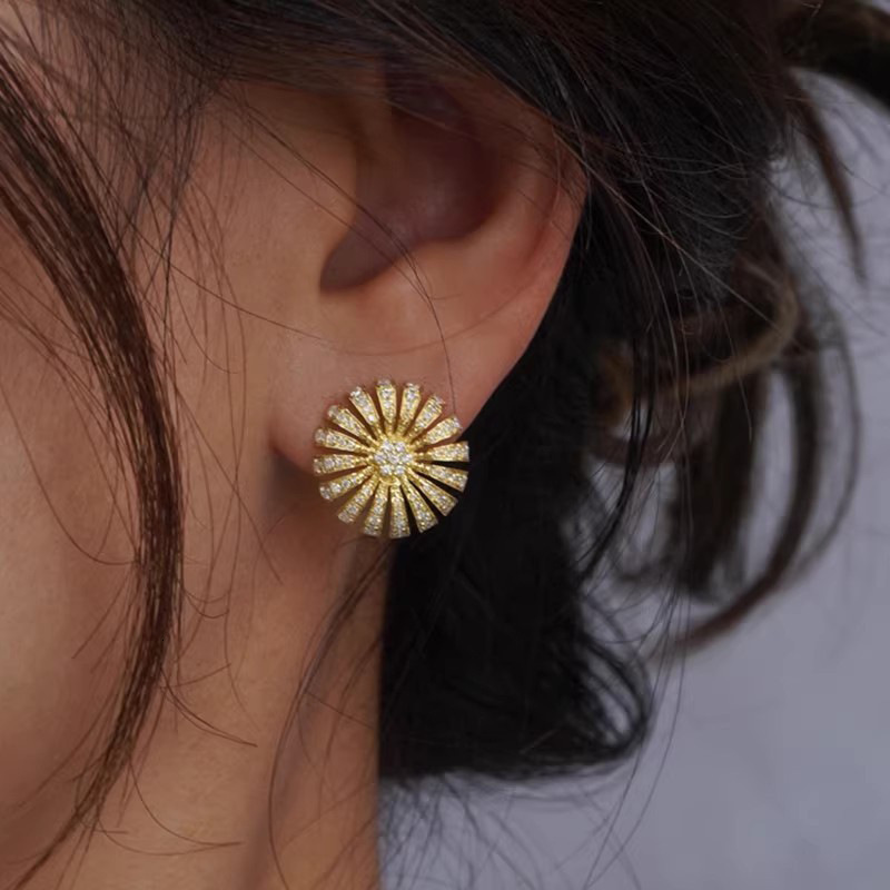 Huitan Light Luxury Style Micro-Inlaid Zircon Exquisite Sunflower Design, Trendy Stylish Earrings, High-End And Elegant Jewelry