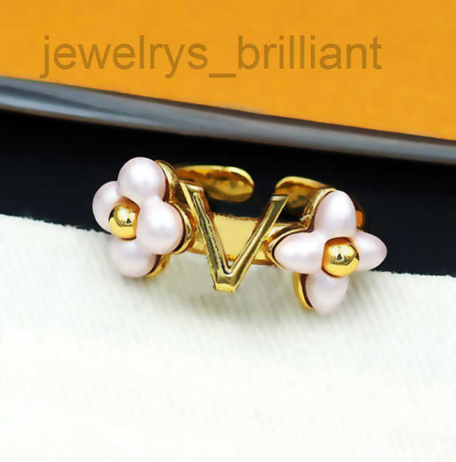 Women designer ring Pearlescent resin floral open ring Fashion four-leaf flower ring Brand new exquisite wedding ring Fashion women jewelrys gift lu