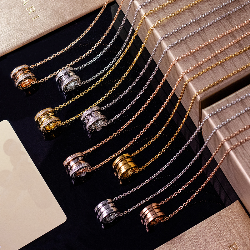 Brand Women's Designer Necklace High Quality Non Fading Spring Pendant Necklace Daily Wear Luxurious Jewelry